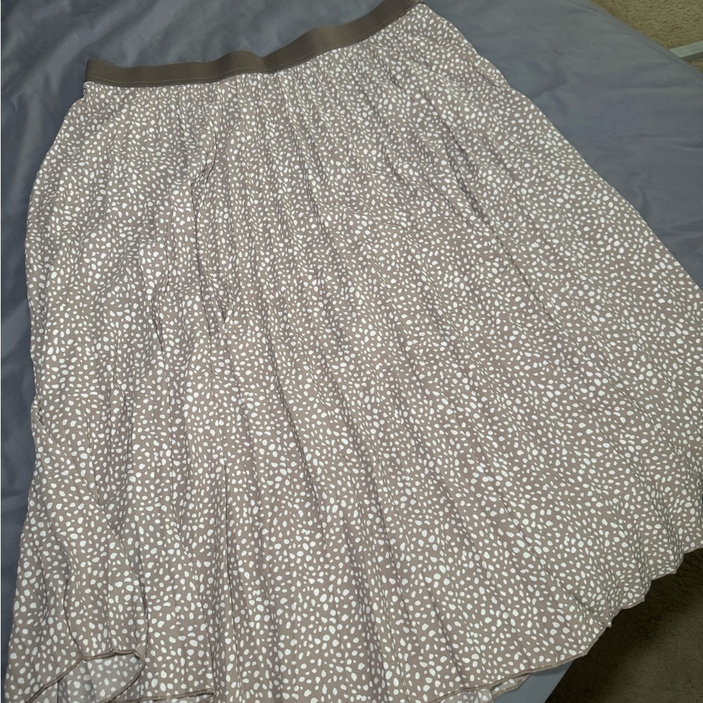 Vince Camuto Black and White Pleated Midi Skirt